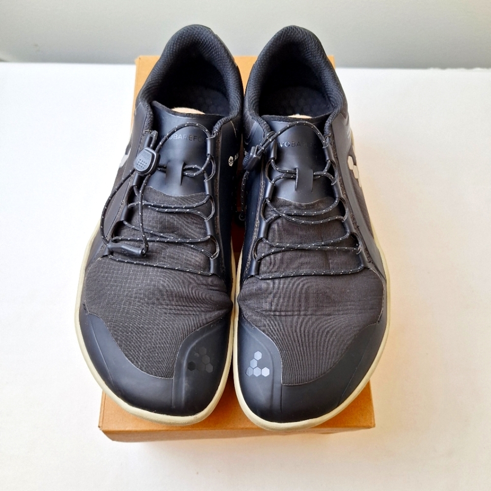 Vivo Barefoot Size 40 Black and Cream Athletic Shoes